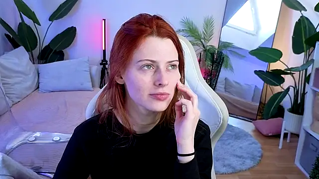 doll lesli online show from November 8, 2025, 10:08 am