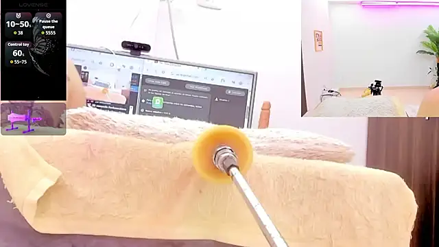 Paulina Davis  online show from March 14, 2026, 10:27 pm