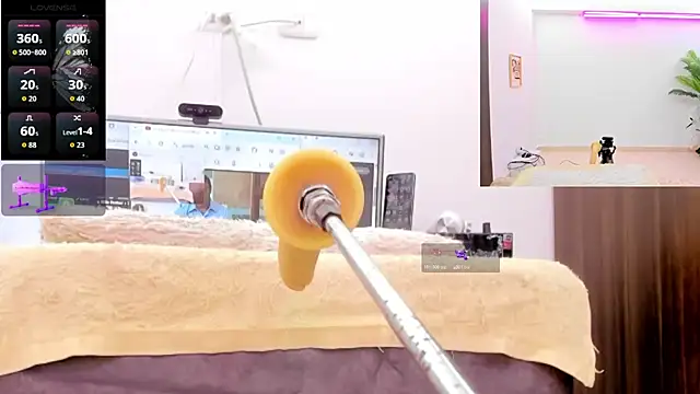 Paulina Davis  online show from February 24, 2026, 12:33 am