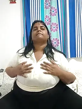 Snapshot of SusanaEshwar chatting on July 17, 2026, 6:38 pm SusanaEshwar online show from July 17, 2026, 6:38 pm