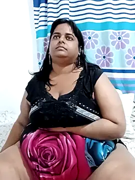 Snapshot of SusanaEshwar chatting on July 31, 2026, 6:38 pm SusanaEshwar online show from July 31, 2026, 6:38 pm