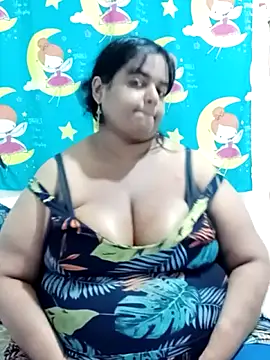 Snapshot of SusanaEshwar chatting on February 9, 2026, 11:14 pm SusanaEshwar online show from February 9, 2026, 11:14 pm