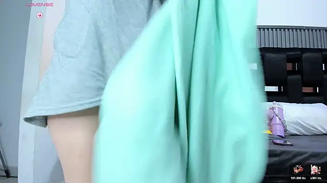 Snapshot of levana1 chatting on December 5, 2025, 7:29 am levana1 online show from December 5, 2025, 7:29 am