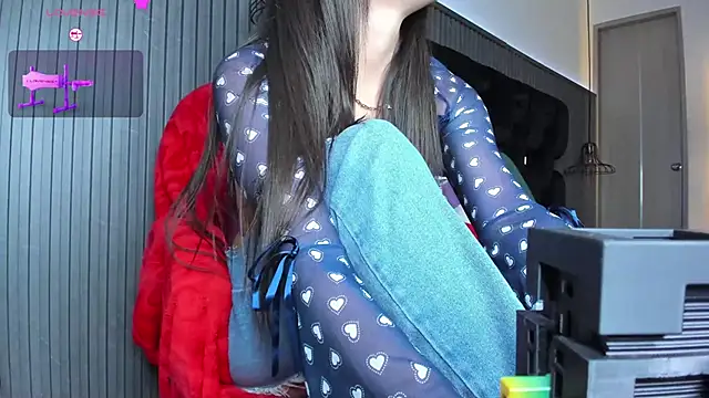 Snapshot of levana1 chatting on November 12, 2025, 9:07 pm levana1 online show from November 12, 2025, 9:07 pm