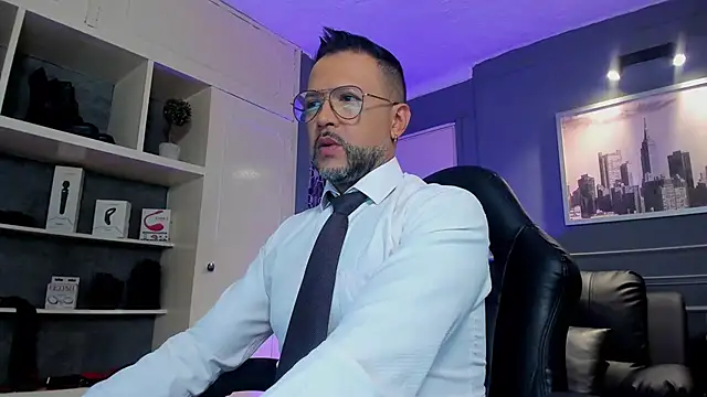 Snapshot of MrFrank_tattoo chatting on September 30, 2025, 12:44 pm MrFrank tattoo online show from September 30, 2025, 12:44 pm