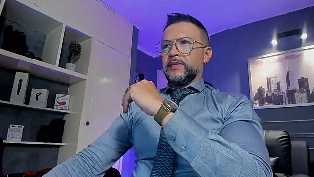 Snapshot of MrFrank_tattoo chatting on November 1, 2025, 10:42 am MrFrank tattoo online show from November 1, 2025, 10:42 am