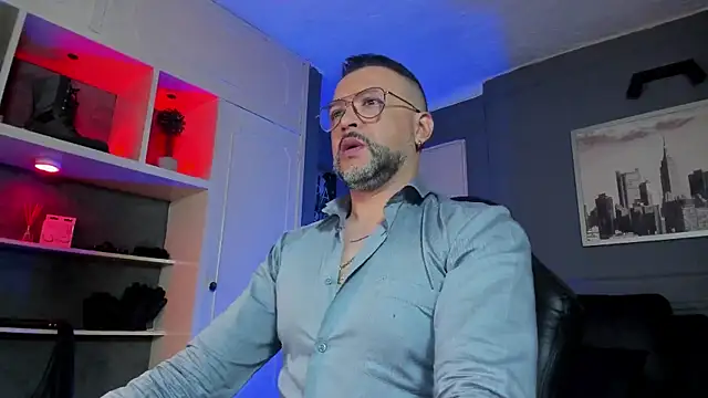 Snapshot of MrFrank_tattoo chatting on February 25, 2026, 10:37 am MrFrank tattoo online show from February 25, 2026, 10:37 am