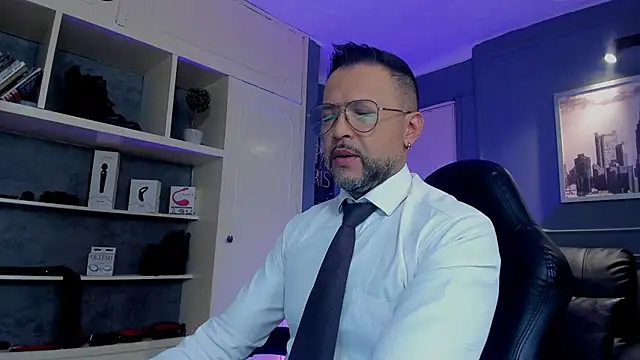 Snapshot of MrFrank_tattoo chatting on October 15, 2025, 3:20 pm MrFrank tattoo online show from October 15, 2025, 3:20 pm