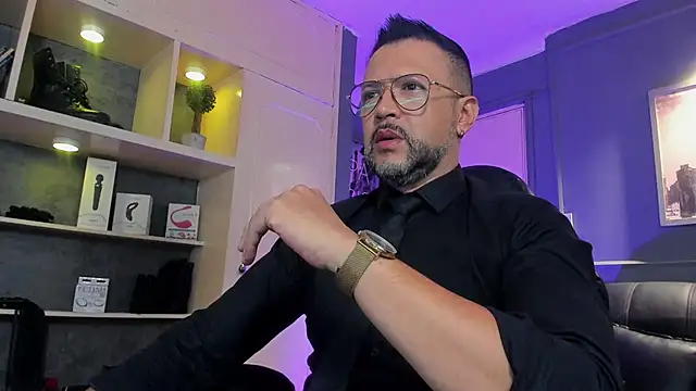 Snapshot of MrFrank_tattoo chatting on December 18, 2025, 11:36 am MrFrank tattoo online show from December 18, 2025, 11:36 am