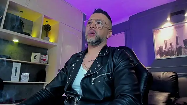 Snapshot of MrFrank_tattoo chatting on February 8, 2026, 10:13 am MrFrank tattoo online show from February 8, 2026, 10:13 am