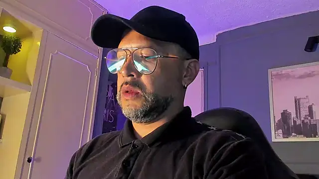 Snapshot of MrFrank_tattoo chatting on December 2, 2025, 2:01 am MrFrank tattoo online show from December 2, 2025, 2:01 am