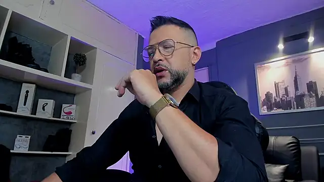 Snapshot of MrFrank_tattoo chatting on November 5, 2025, 12:41 pm MrFrank tattoo online show from November 5, 2025, 12:41 pm