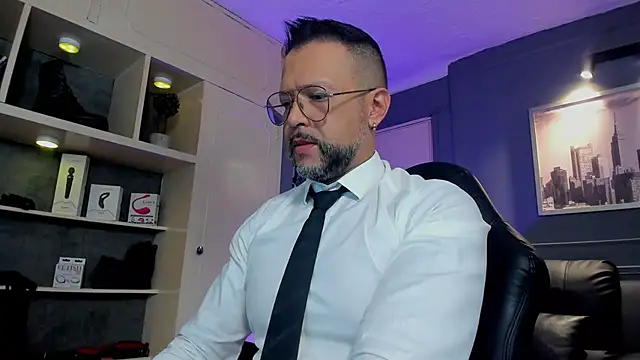 Snapshot of MrFrank_tattoo chatting on November 22, 2025, 12:15 pm MrFrank tattoo online show from November 22, 2025, 12:15 pm