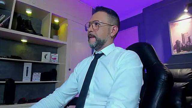 Snapshot of MrFrank_tattoo chatting on February 3, 2026, 10:42 am MrFrank tattoo online show from February 3, 2026, 10:42 am