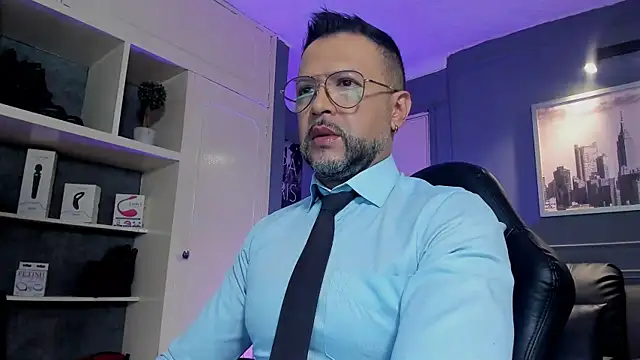 Snapshot of MrFrank_tattoo chatting on October 17, 2025, 11:45 am MrFrank tattoo online show from October 17, 2025, 11:45 am