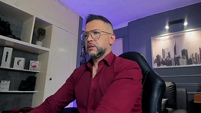 Snapshot of MrFrank_tattoo chatting on November 3, 2025, 1:04 pm MrFrank tattoo online show from November 3, 2025, 1:04 pm