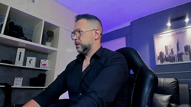 Snapshot of MrFrank_tattoo chatting on November 7, 2025, 11:37 am MrFrank tattoo online show from November 7, 2025, 11:37 am