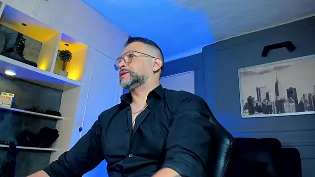 Snapshot of MrFrank_tattoo chatting on February 27, 2026, 10:37 am MrFrank tattoo online show from February 27, 2026, 10:37 am