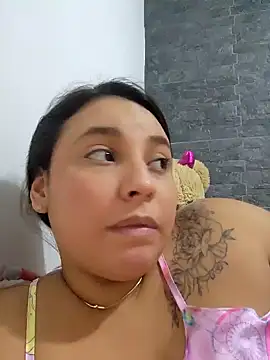 Snapshot of LizzRouse chatting on November 16, 2025, 3:44 am LizzRouse online show from November 16, 2025, 3:44 am