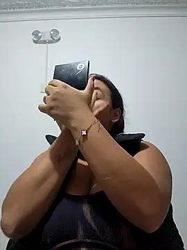 Snapshot of LizzRouse chatting on November 8, 2025, 11:36 am LizzRouse online show from November 8, 2025, 11:36 am