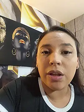 Snapshot of LizzRouse chatting on June 19, 2026, 9:09 pm LizzRouse online show from June 19, 2026, 9:09 pm