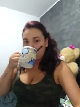 Snapshot of LizzRouse chatting on November 24, 2025, 7:03 pm LizzRouse online show from November 24, 2025, 7:03 pm