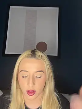 Snapshot of Strongqueen chatting on February 2, 2025, 10:39 pm Strongqueen online show from February 2, 2025, 10:39 pm