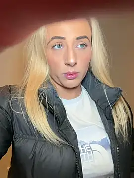 Strongqueen online show from December 14, 2025, 8:58 pm