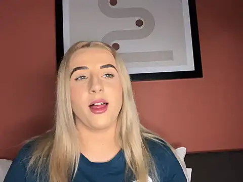 Snapshot of Strongqueen chatting on February 23, 2025, 9:48 pm Strongqueen online show from February 23, 2025, 9:48 pm