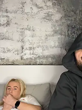 Snapshot of Strongqueen chatting on January 17, 2025, 9:06 pm Strongqueen online show from January 17, 2025, 9:06 pm