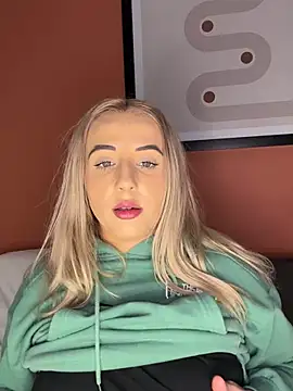 Snapshot of Strongqueen chatting on February 26, 2025, 11:52 pm Strongqueen online show from February 26, 2025, 11:52 pm