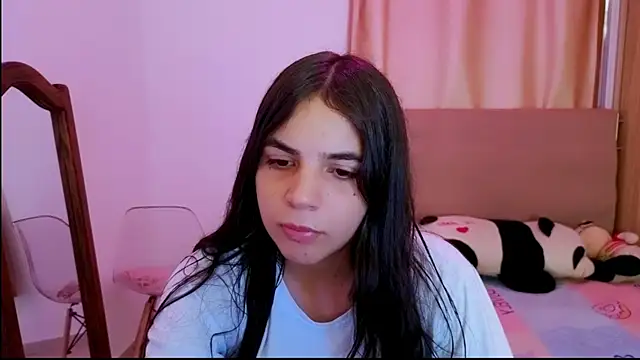 Snapshot of _elenna chatting on April 23, 2026, 5:58 pm elenna online show from April 23, 2026, 5:58 pm