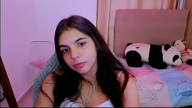 Snapshot of _elenna chatting on April 18, 2026, 7:58 pm elenna online show from April 18, 2026, 7:58 pm