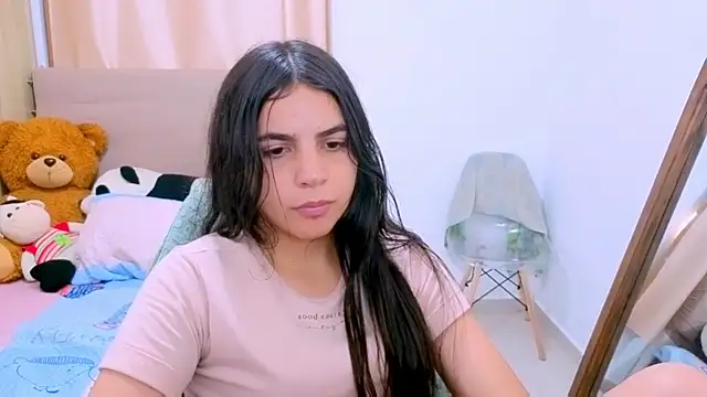 Snapshot of _elenna chatting on February 9, 2026, 6:17 pm elenna online show from February 9, 2026, 6:17 pm