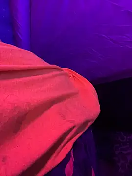 Snapshot of Mrvanillaa chatting on February 4, 2026, 12:11 pm Mrvanillaa online show from February 4, 2026, 12:11 pm