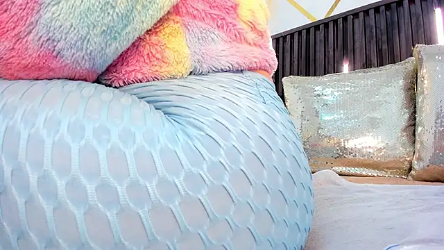 Snapshot of _rebecca1 chatting on October 30, 2025, 2:14 pm rebecca1 online show from October 30, 2025, 2:14 pm