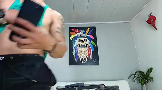 Snapshot of GendersonFit chatting on December 27, 2024, 9:11 pm GendersonFit online show from December 27, 2024, 9:11 pm