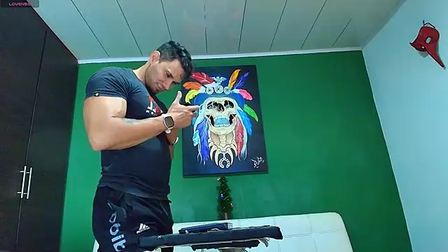 Snapshot of GendersonFit chatting on November 24, 2025, 9:04 pm GendersonFit online show from November 24, 2025, 9:04 pm