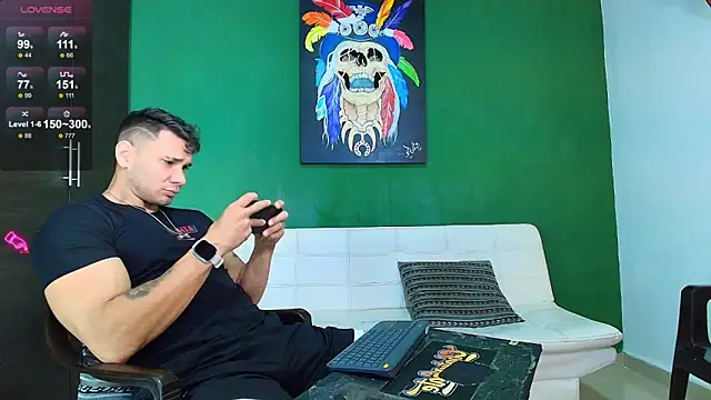 Snapshot of GendersonFit chatting on November 9, 2025, 2:32 pm GendersonFit online show from November 9, 2025, 2:32 pm