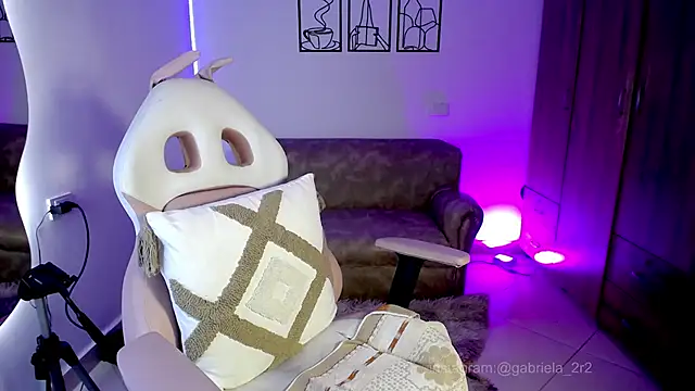 gabriela r online show from February 3, 2026, 6:24 pm