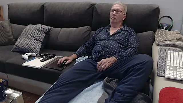 Nudelschwanz online show from February 9, 2026, 9:02 pm