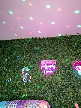 ThickAssRena online show from April 22, 2026, 6:31 am