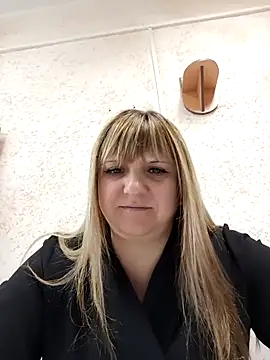 Snapshot of Office_Albertina chatting on September 14, 2025, 10:10 pm Office Albertina online show from September 14, 2025, 10:10 pm