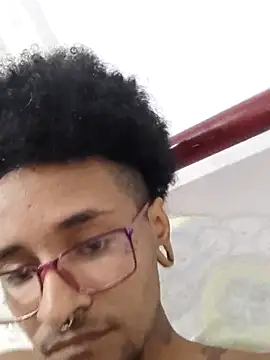 Snapshot of deagon996 chatting on February 11, 2025, 9:46 pm deagon996 online show from February 11, 2025, 9:46 pm