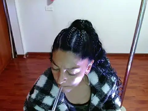 Anitta muscle online show from March 13, 2025, 7:06 pm