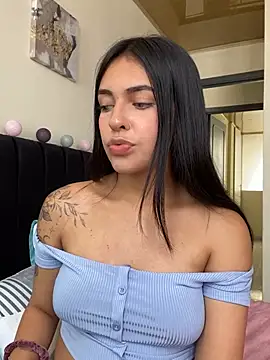 DaphneUwu online show from December 13, 2024, 5:54 pm