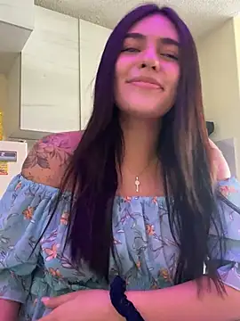 DaphneUwu online show from February 8, 2025, 1:33 pm