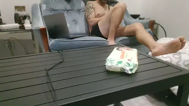 Snapshot of samlove1985 chatting on November 12, 2025, 11:19 pm samlove1985 online show from November 12, 2025, 11:19 pm