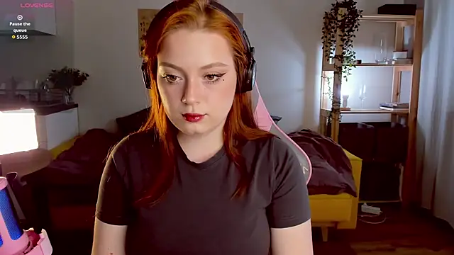 Sofy Benson online show from September 24, 2025, 2:01 pm