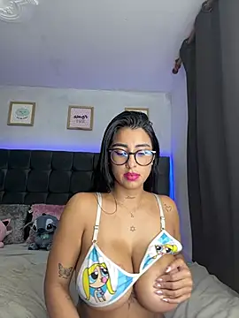 Snapshot of lovely_violet13 chatting on February 26, 2026, 3:50 am lovely violet13 online show from February 26, 2026, 3:50 am